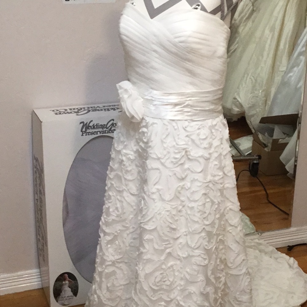 Ruffled Flower Wedding Gown - image 8